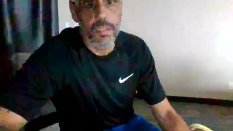 Muffdiver online show from August 15, 4:55 pm