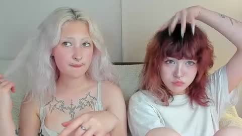 Mia online show from August 1, 11:27 am