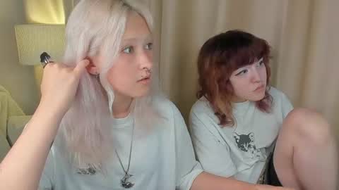 Mia online show from August 4, 5:21 pm