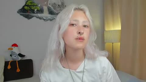 Mia online show from August 6, 2:16 pm