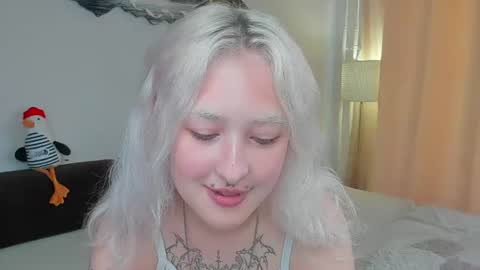 Mia online show from August 7, 8:58 am