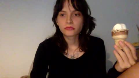   online show from August 6, 10:09 pm
