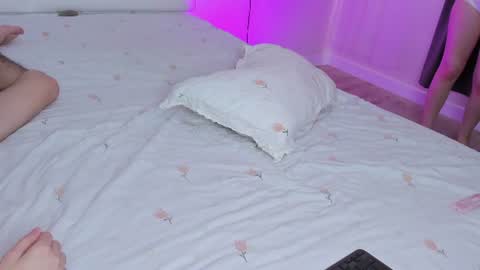 Ellie and Hiro online show from June 21, 1:50 am