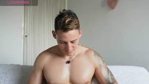 muscle_king_cum online show from August 13, 5:49 pm