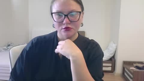 musechic_wild online show from August 5, 9:29 am