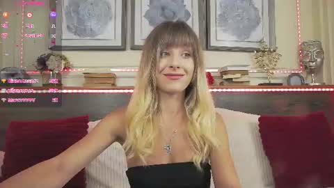 Luna  online show from August 3, 6:04 pm