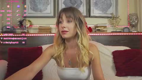 Luna  online show from August 10, 6:53 pm