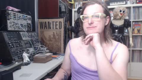 Muziknerd online show from March 22, 7:12 am