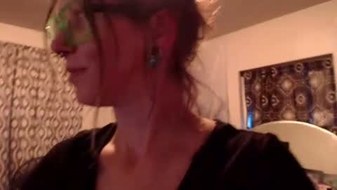 ghost mantis online show from August 10, 10:55 pm