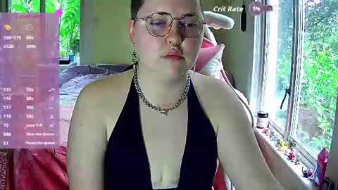 Caidra  online show from July 20, 8:45 pm