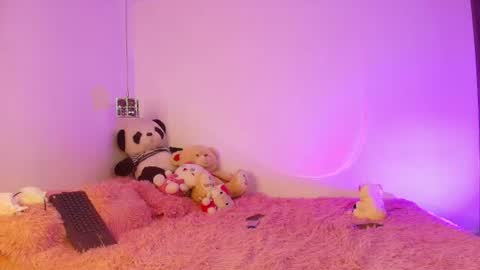 mxli_divine_ online show from August 13, 6:33 pm
