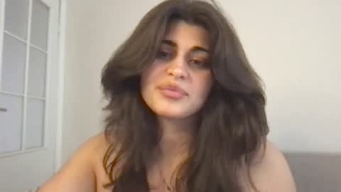 Kylie online show from August 13, 10:07 am