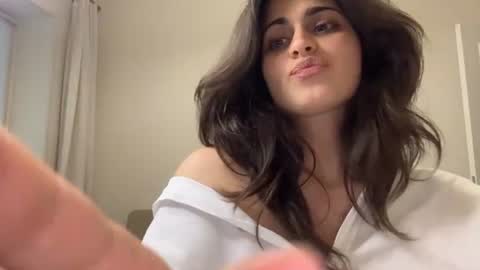 Kylie online show from August 14, 4:32 pm