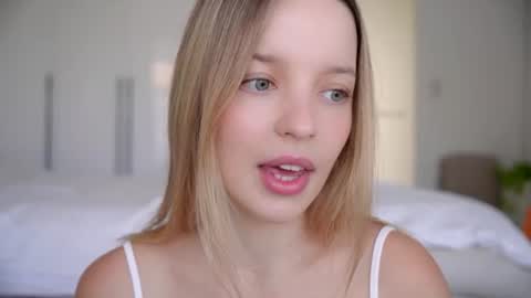  MIA  days when Im here Friday Sunday 24th CHRISTMAS STREAM 5 girls online show from July 9, 10:20 am