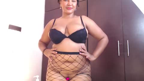 My Sweety Bom online show from August 7, 1:44 pm