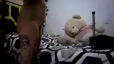 miagosling  NTMU  Dont forget follow me  online show from July 19, 11:29 pm