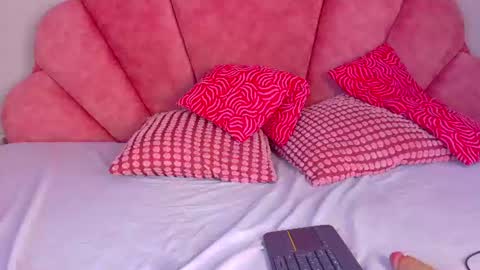 MyApril   online show from August 13, 2:53 pm