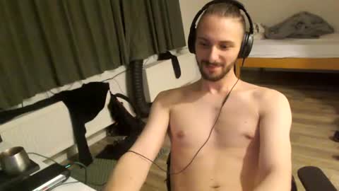 mycurvee online show from August 6, 11:37 pm