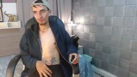 Im Mike online show from August 15, 3:32 am
