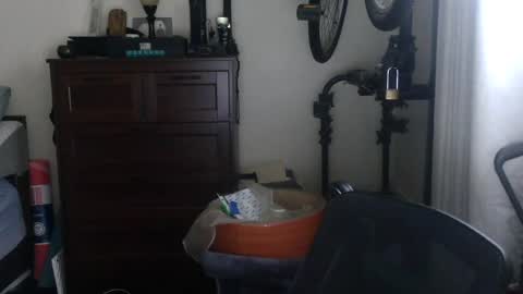 Just hanging out - No pressure online show from July 5, 12:24 am