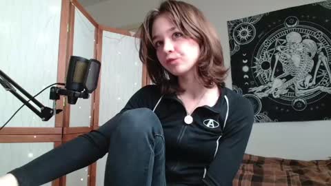 mysterious_toy online show from March 19, 2:42 pm
