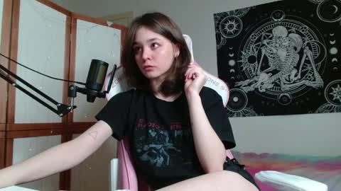 mysterious_toy online show from March 31, 5:10 pm