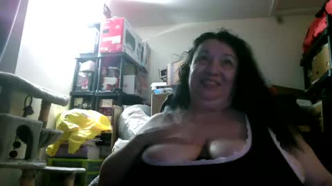 mysteriouswoman18 online show from July 27, 1:44 am