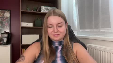 Erica online show from August 3, 1:51 pm