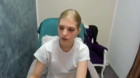 mysticaluna06 online show from August 2, 11:22 pm