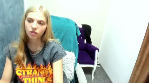 mysticaluna06 online show from August 13, 12:57 am
