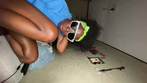 mzlilbit online show from August 26, 6:42 am