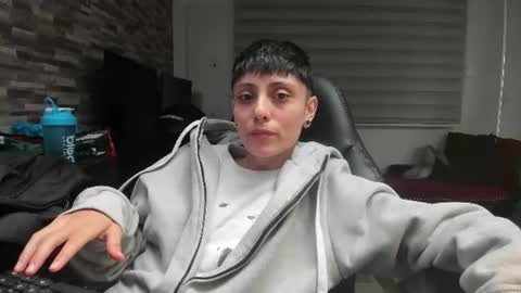 n3utro444 online show from June 13, 4:26 pm