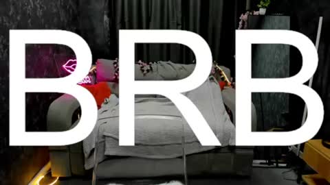Ari online show from August 15, 1:59 pm
