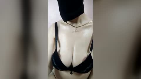 nada_oh online show from June 18, 2:11 am