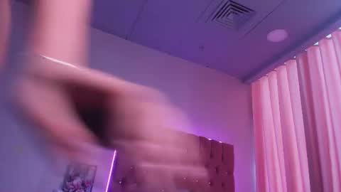 naddyn online show from August 10, 1:29 am