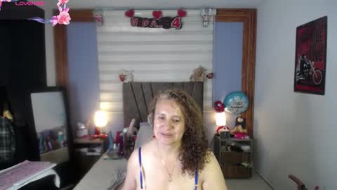nadia_84 online show from August 12, 11:45 am