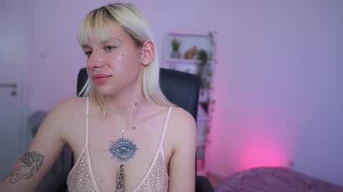 Nadia 18 online show from March 16, 11:53 pm