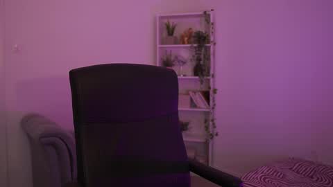 Nadia 18 online show from March 25, 8:15 pm