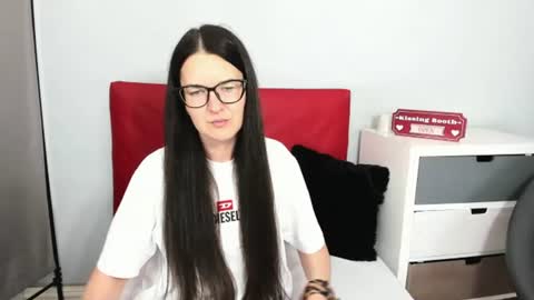 nadiatrue online show from July 9, 3:17 pm