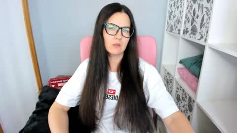 nadiatrue online show from August 1, 5:19 pm
