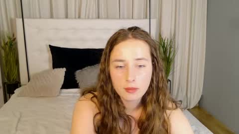 NadinnL online show from August 12, 7:22 am