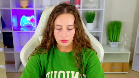 NadinnL online show from August 13, 5:32 am