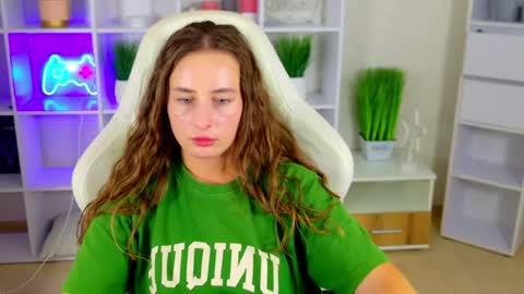 NadinnL online show from August 13, 9:01 am