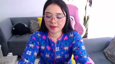  Nahia  online show from August 8, 1:44 pm