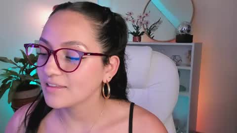 Nahia Paws online show from July 16, 11:48 pm