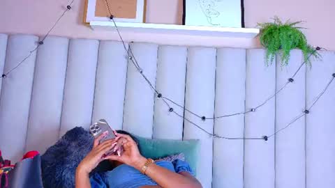  VICTORIA   online show from August 15, 7:29 pm
