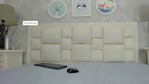 naia_cox online show from August 13, 4:48 am
