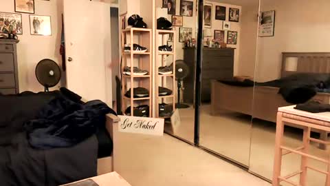 nakedmonkey online show from July 18, 11:28 pm