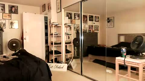 nakedmonkey online show from July 31, 1:01 am