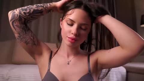 Jaqueline online show from August 15, 4:44 pm